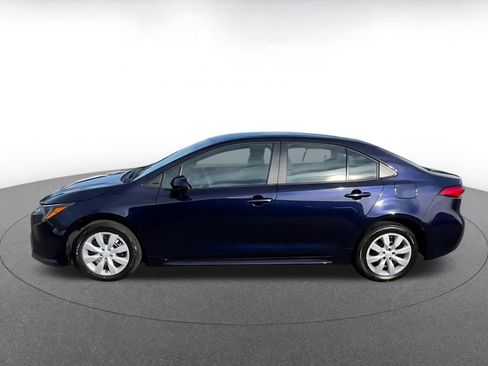 Used 2025 Toyota Corolla LE image 9