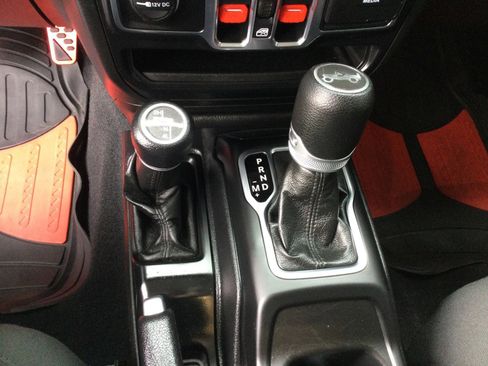 Used 2020 Jeep Wrangler Unlimited Sport S image 15