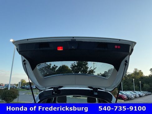 Used 2018 Mercedes-Benz GLC 300 4MATIC image 20