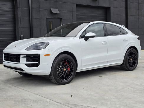 Used 2026 Porsche Cayenne S image 1