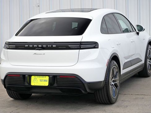 Used 2025 Porsche Macan 4 Electric image 57