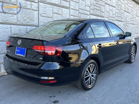 Used 2018 Volkswagen Jetta Wolfsburg Edition image 6