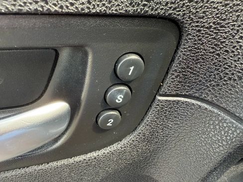 Used 2014 Chrysler 300 C image 10