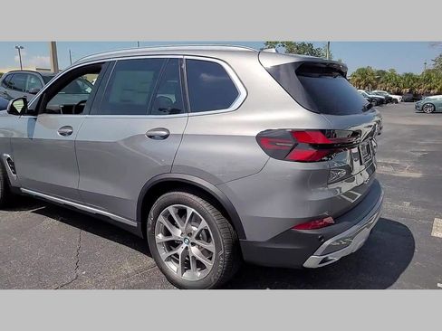 New 2026 BMW X5 xDrive40i w/ Parking Assistance Package image 16