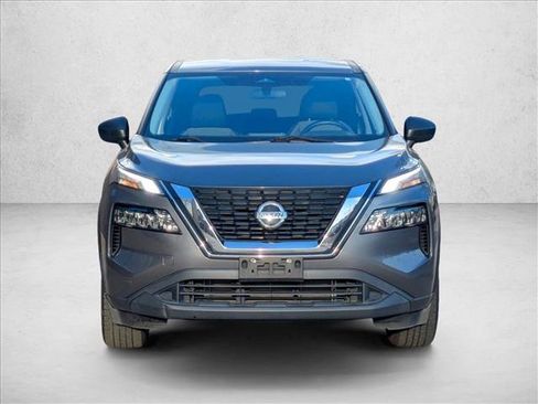 Used 2021 Nissan Rogue S image 2