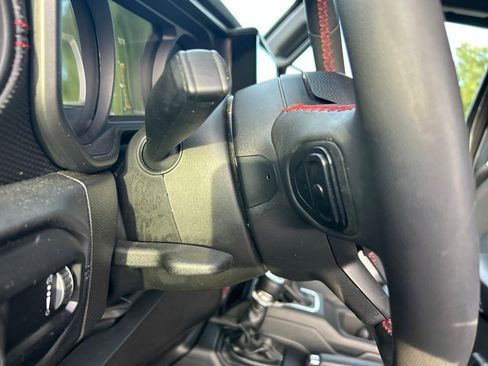 Used 2024 Jeep Wrangler Unlimited Rubicon AWD/4WD image 36