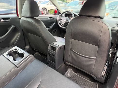 Used 2012 Volkswagen Jetta SE FWD image 35