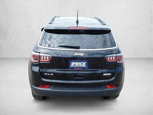 Used 2024 Jeep Compass Latitude AWD/4WD image 11