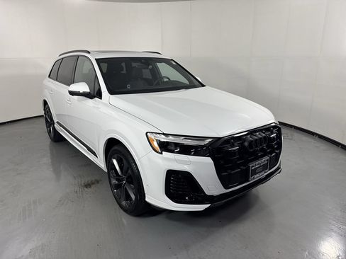 Used 2025 Audi Q7 3.0T Premium Plus w/ Premium Plus Package AWD/4WD image 29