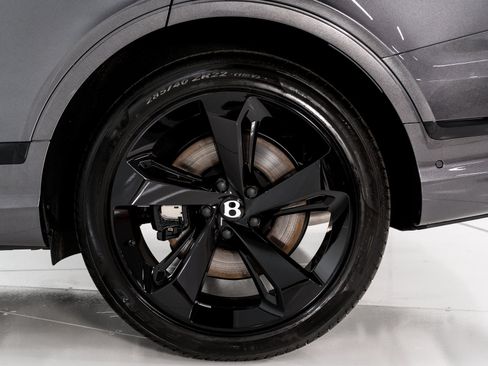 New 2025 Bentley Bentayga Extended Wheelbase image 44