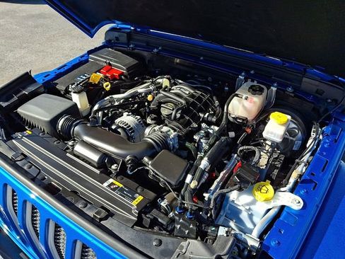 Used 2023 Jeep Wrangler Sahara w/ Cold Weather Group image 27