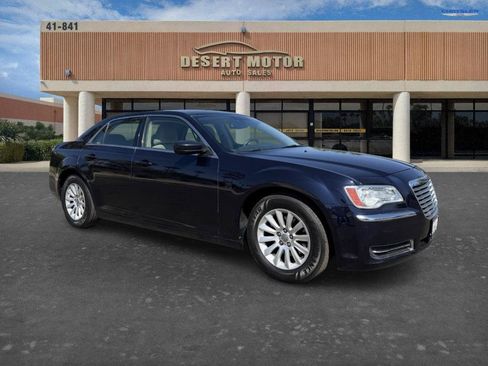 Used 2012 Chrysler 300 RWD image 3