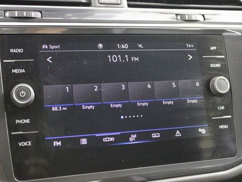 Used 2024 Volkswagen Tiguan SE image 29