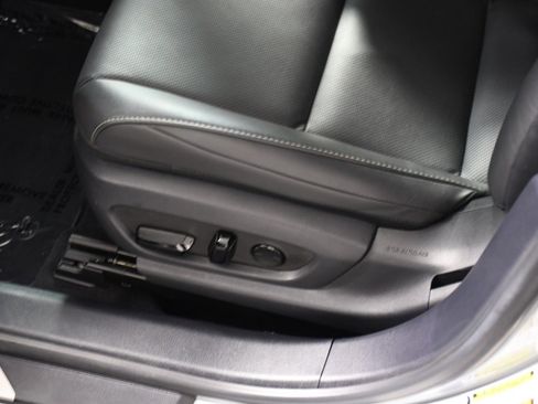 Used 2023 Lexus ES 350 w/ Premium Package image 16