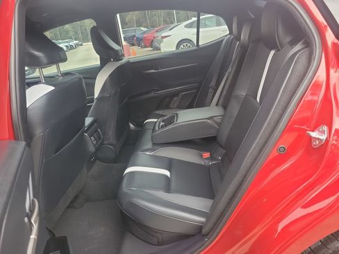 Used 2025 Toyota Camry SE w/ Convenience Package FWD image 30