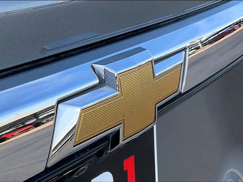 Certified 2023 Chevrolet Traverse LT w/ Rear Camera Mirror Package image 29