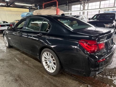Used 2015 BMW 750Li xDrive image 2