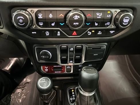 New 2025 Jeep Gladiator Willys image 15