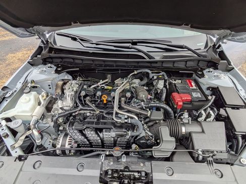 Used 2025 Nissan Altima 2.5 SR image 29