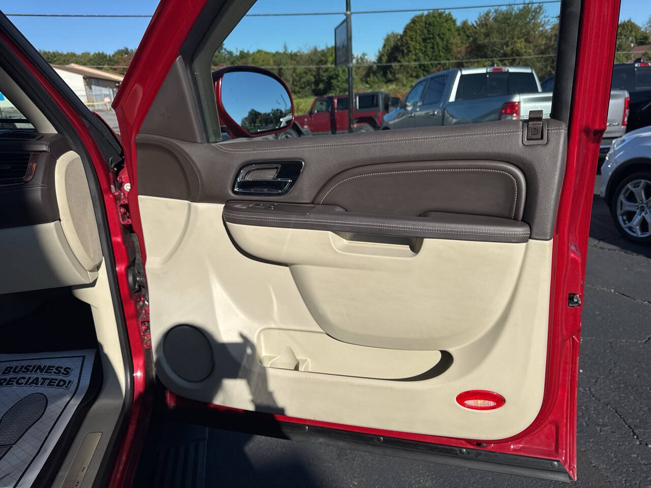 Used 2013 Cadillac Escalade Platinum AWD/4WD image 30