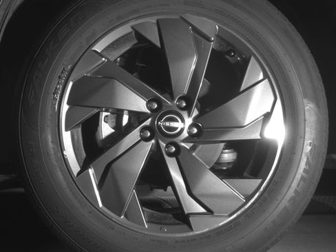 Used 2025 Nissan Rogue SV image 12