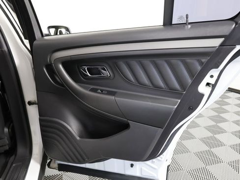 Used 2010 Ford Taurus SEL image 20