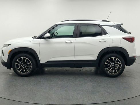 Used 2025 Chevrolet TrailBlazer LT image 4