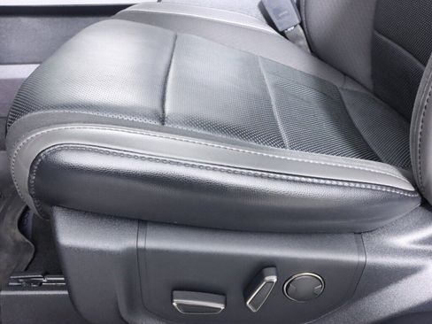 Used 2019 Ford F150 Raptor w/ Equipment Group 802A Luxury image 42