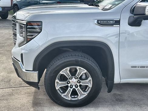 Used 2025 GMC Sierra 1500 SLT AWD/4WD image 32