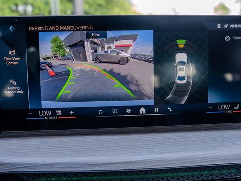 Used 2026 BMW 330i Sedan image 11