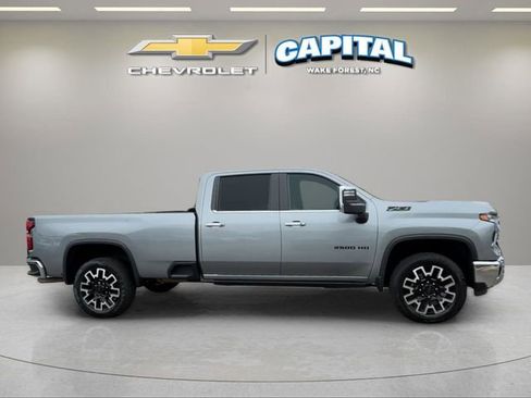Used 2025 Chevrolet Silverado 2500 LTZ w/ LTZ Plus Package AWD/4WD image 6