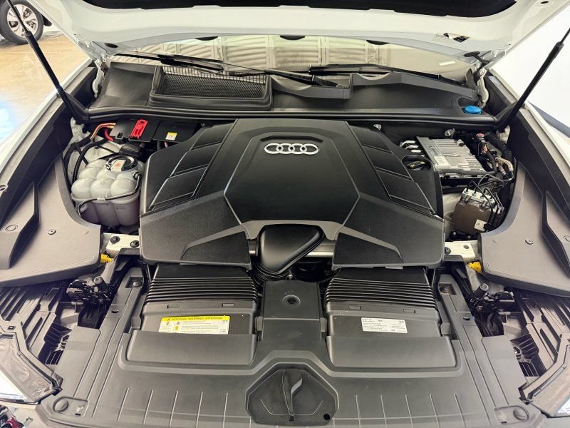 Used 2019 Audi Q8 Premium Plus w/ Premium Plus AWD/4WD image 35