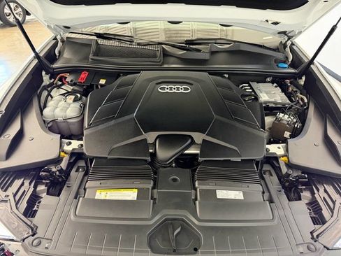 Used 2019 Audi Q8 Premium Plus w/ Premium Plus AWD/4WD image 35