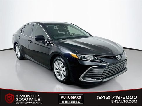 Used 2022 Toyota Camry LE FWD image 1