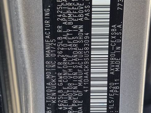 Used 2025 Toyota Camry SE FWD image 32