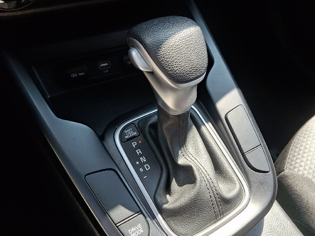 Used 2023 Kia Soul LX w/ LX Technology Package FWD image 16