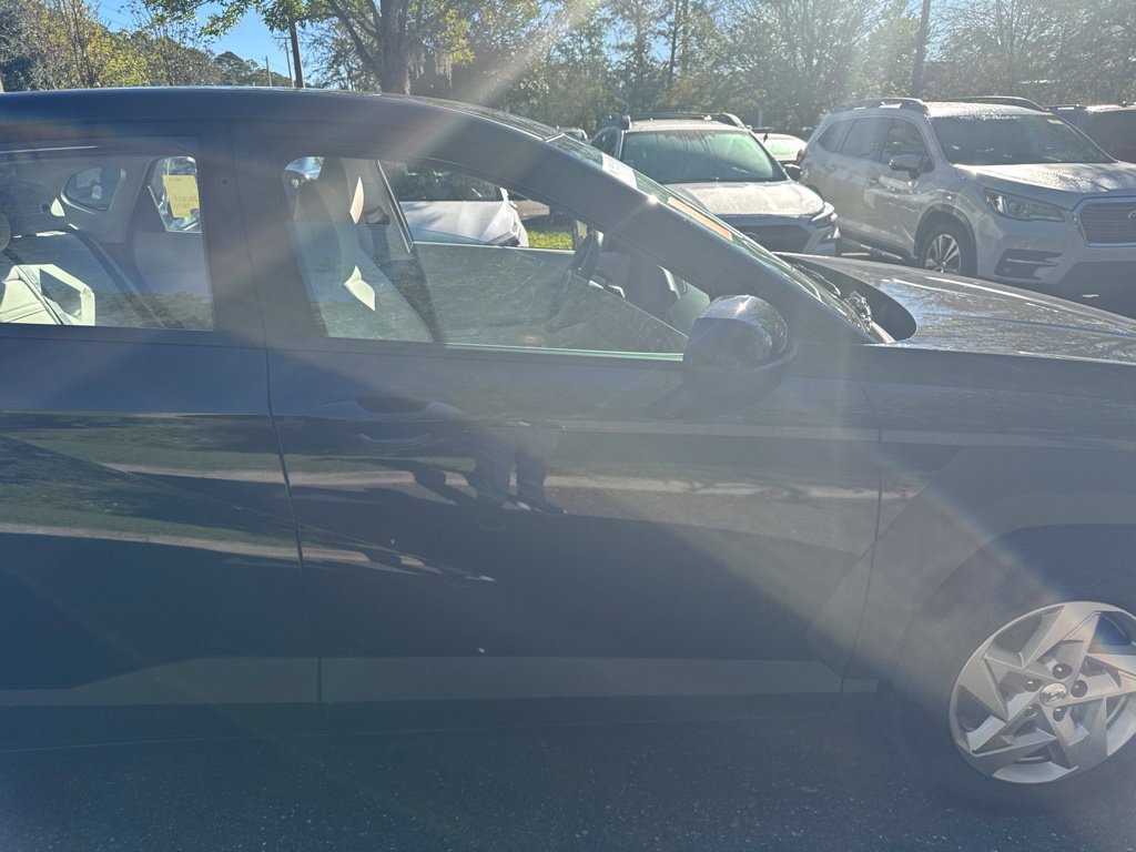 Used 2025 Hyundai Kona SE FWD image 27