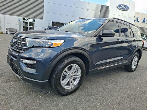 Certified 2024 Ford Explorer XLT w/ Equipment Group 202A AWD/4WD image 5