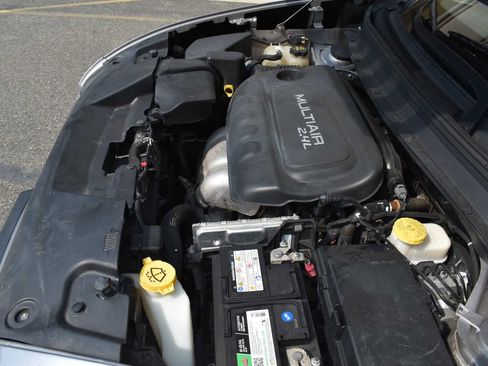 Used 2018 Jeep Cherokee Limited AWD/4WD image 29