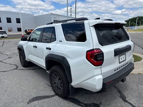 Used 2025 Toyota 4Runner SR5 AWD/4WD image 10