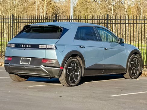 Used 2024 Hyundai Ioniq 5 SE image 3