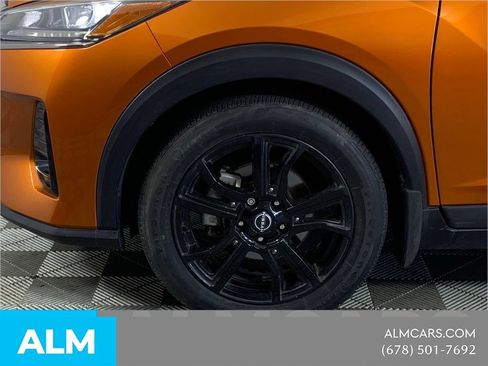 Used 2022 Nissan Kicks SR w/ Interior Electronics Package FWD image 17