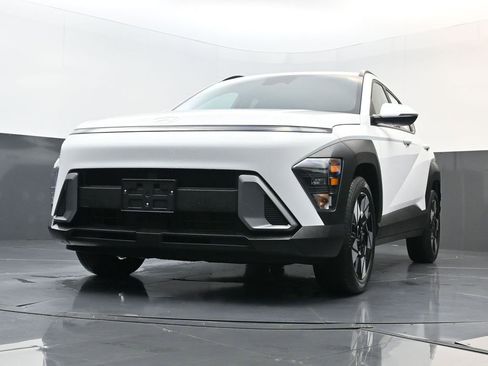 Certified 2025 Hyundai Kona SEL image 19