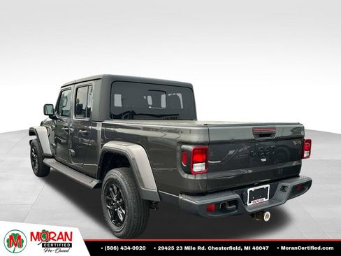 Used 2022 Jeep Gladiator Sport AWD/4WD image 4