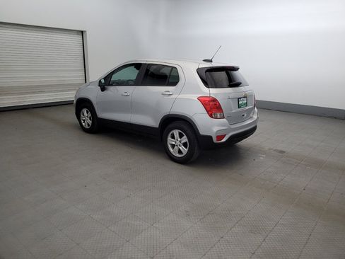 Used 2021 Chevrolet Trax LS w/ Tint and Cruise Package FWD image 3