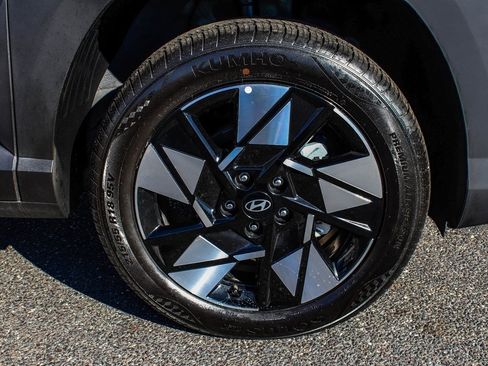 Used 2025 Hyundai Kona SEL image 7