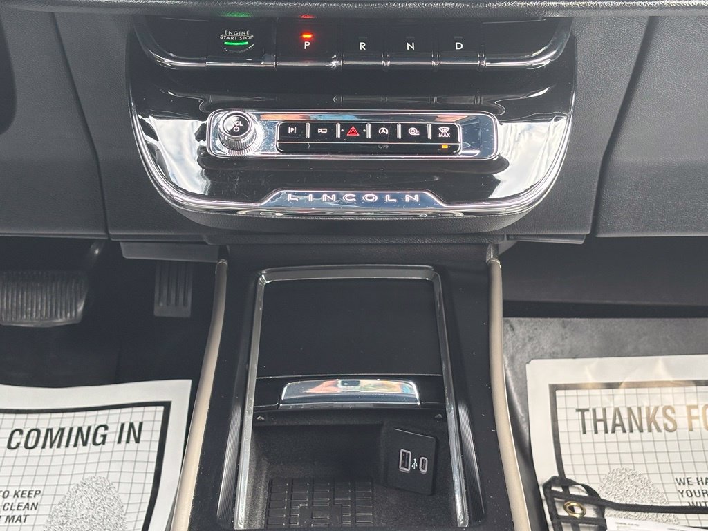 Used 2025 Lincoln Corsair AWD w/ Equipment Group 101A image 28