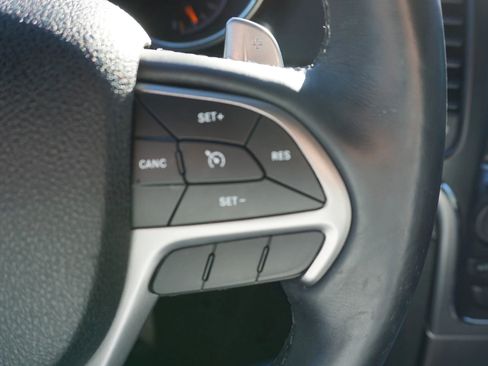 Used 2017 Jeep Grand Cherokee Altitude image 24