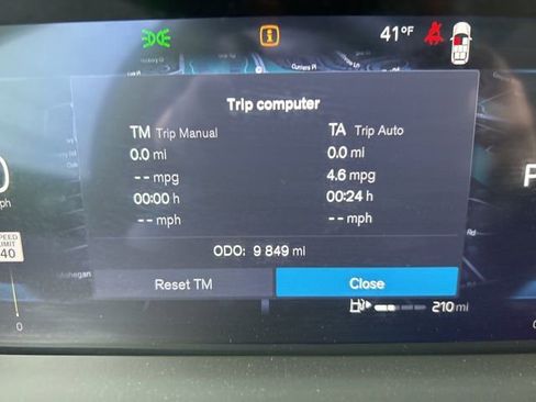 Certified 2025 Volvo XC90 B6 Plus image 21