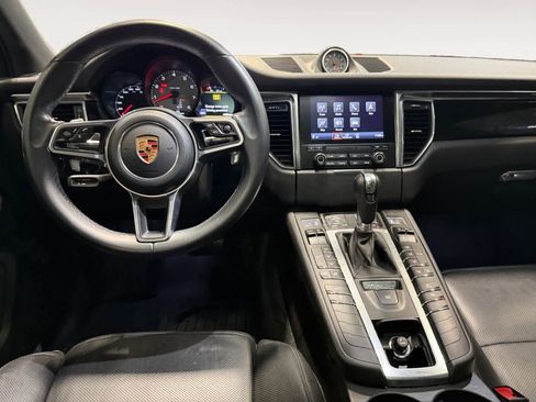 Used 2018 Porsche Macan S image 11